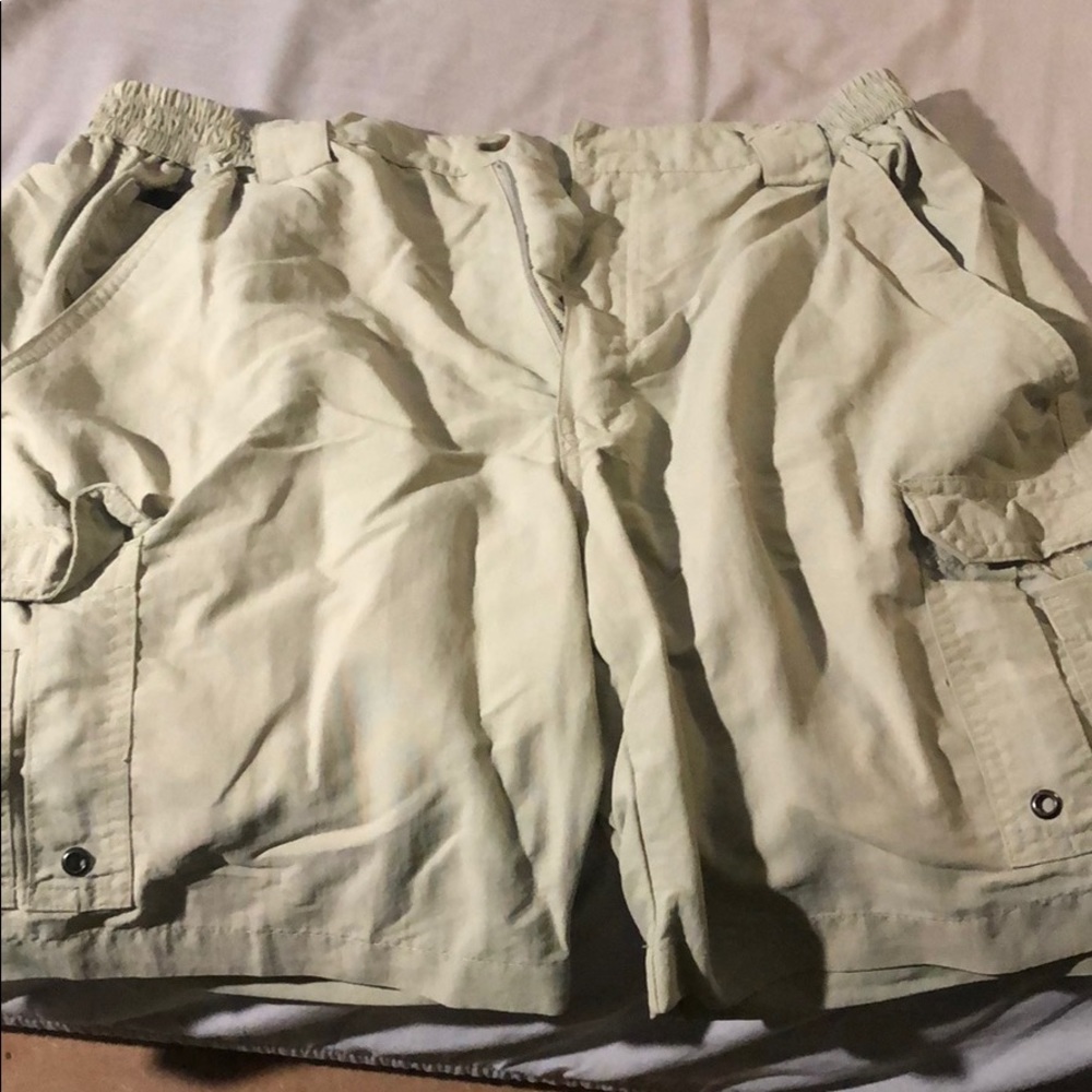 Fast drying cargo shorts
